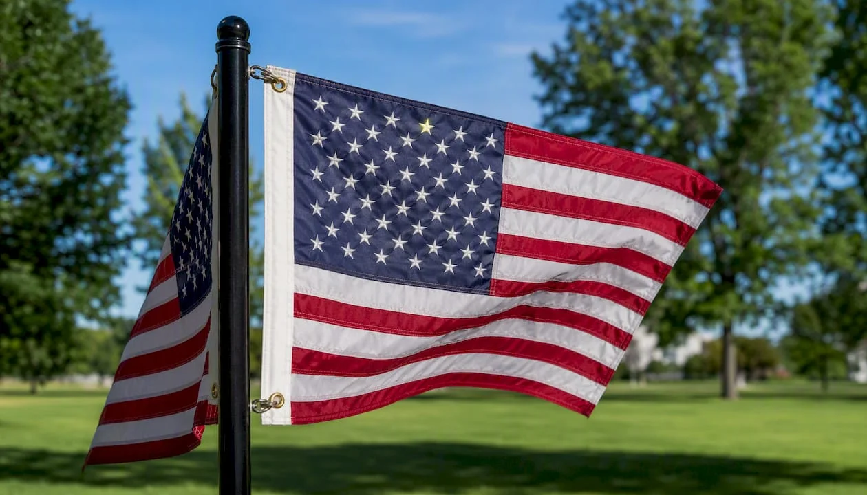 Heavy-duty flagpole hardware supporting flag